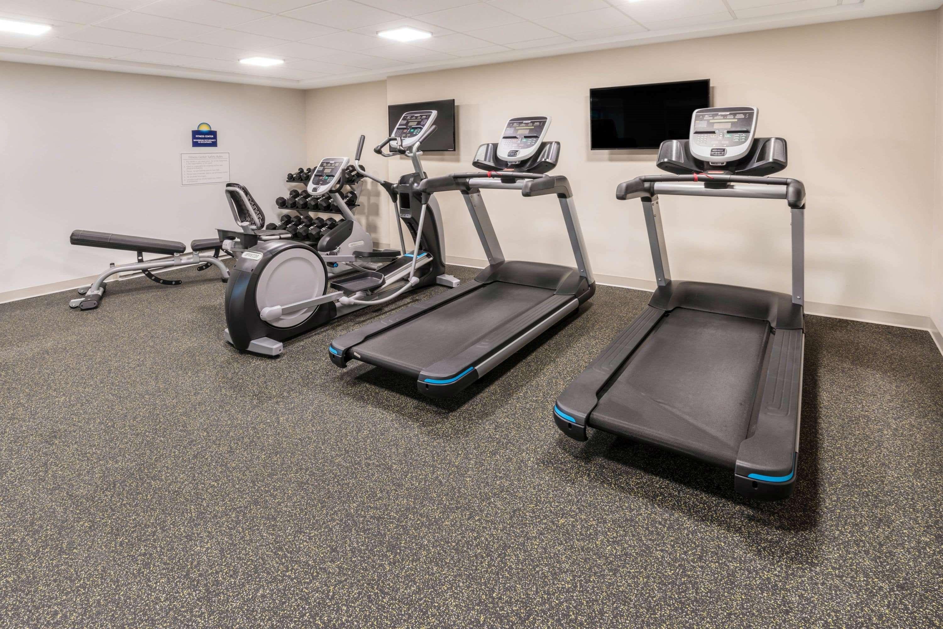 Days Inn & Suites By Wyndham Duluth By The Mall Экстерьер фото