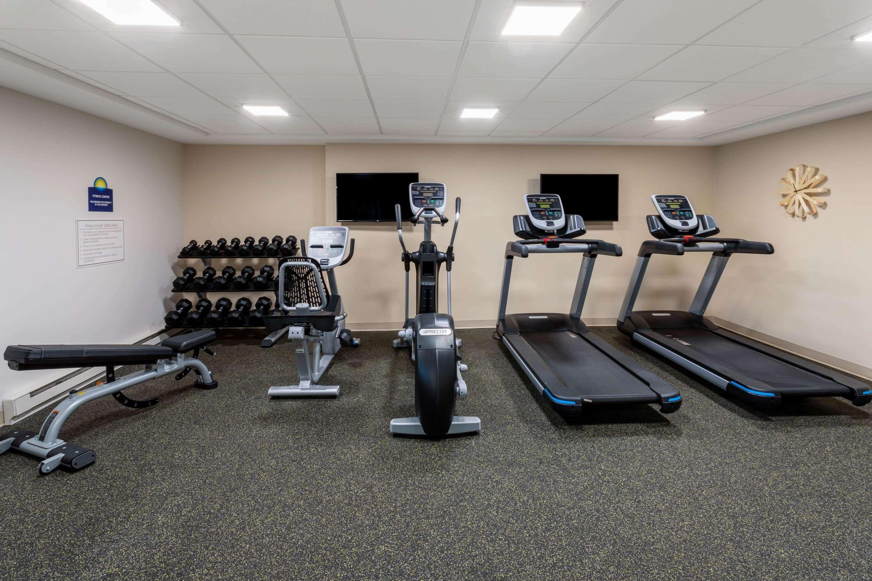 Days Inn & Suites By Wyndham Duluth By The Mall Экстерьер фото