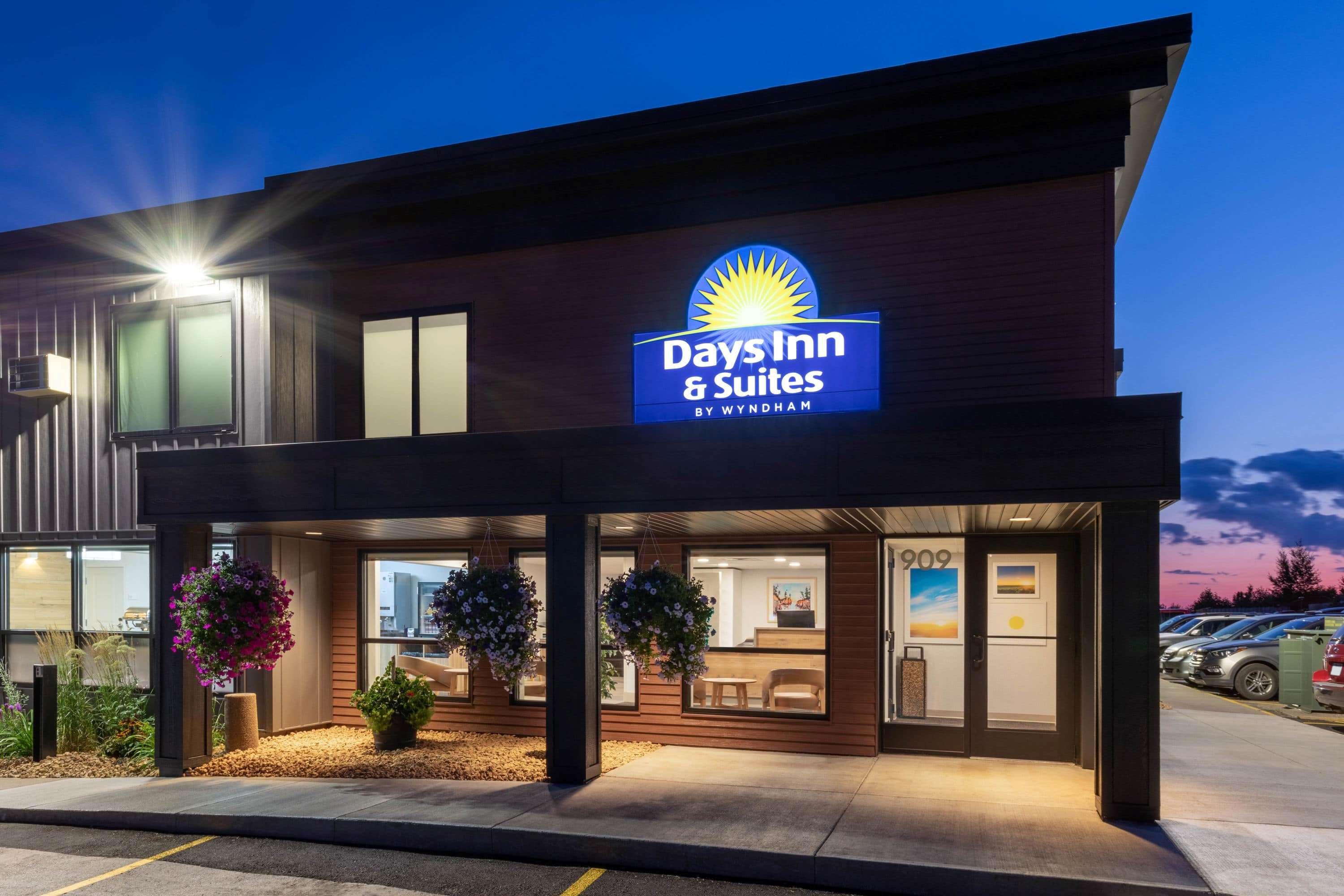 Days Inn & Suites By Wyndham Duluth By The Mall Экстерьер фото