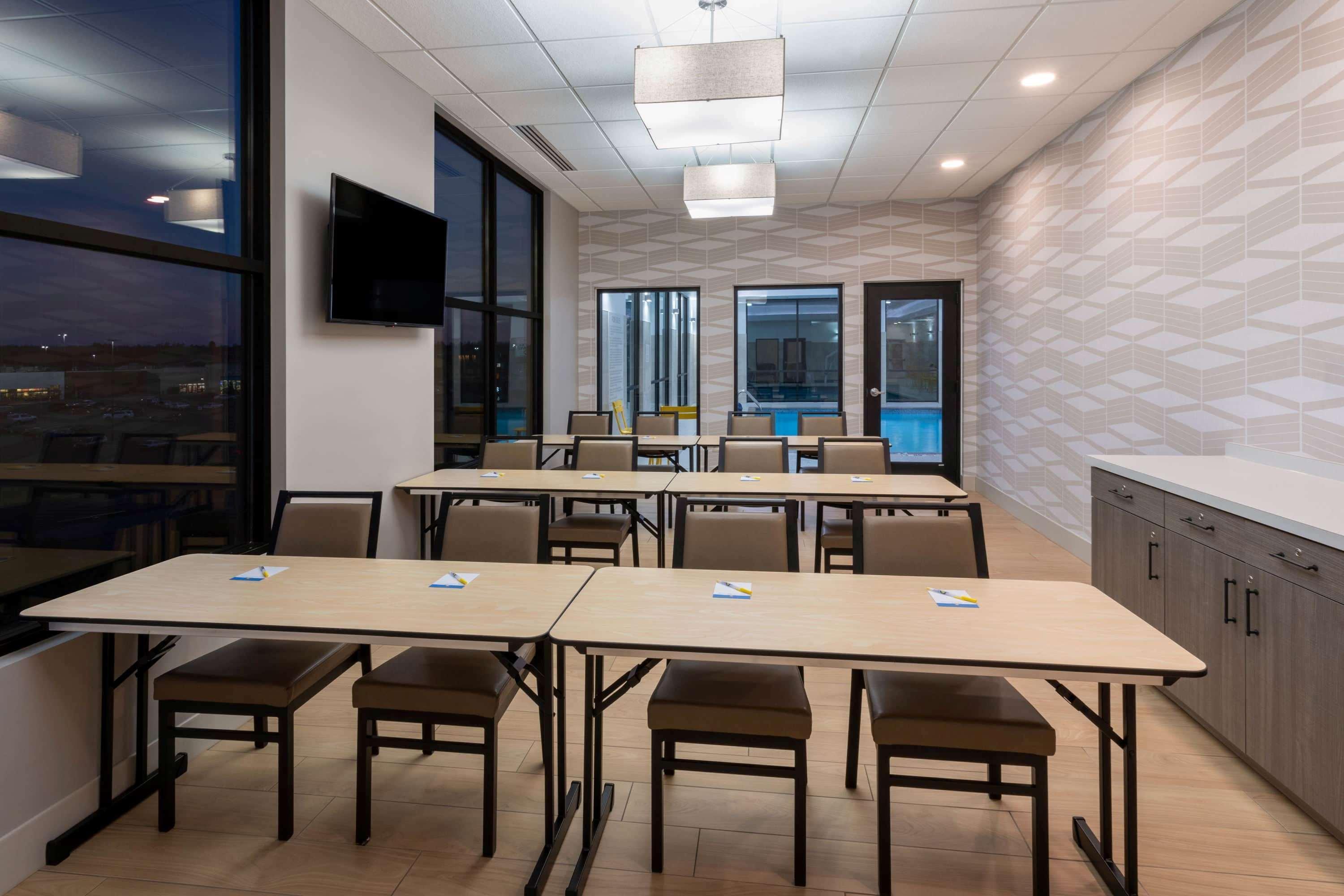 Days Inn & Suites By Wyndham Duluth By The Mall Экстерьер фото