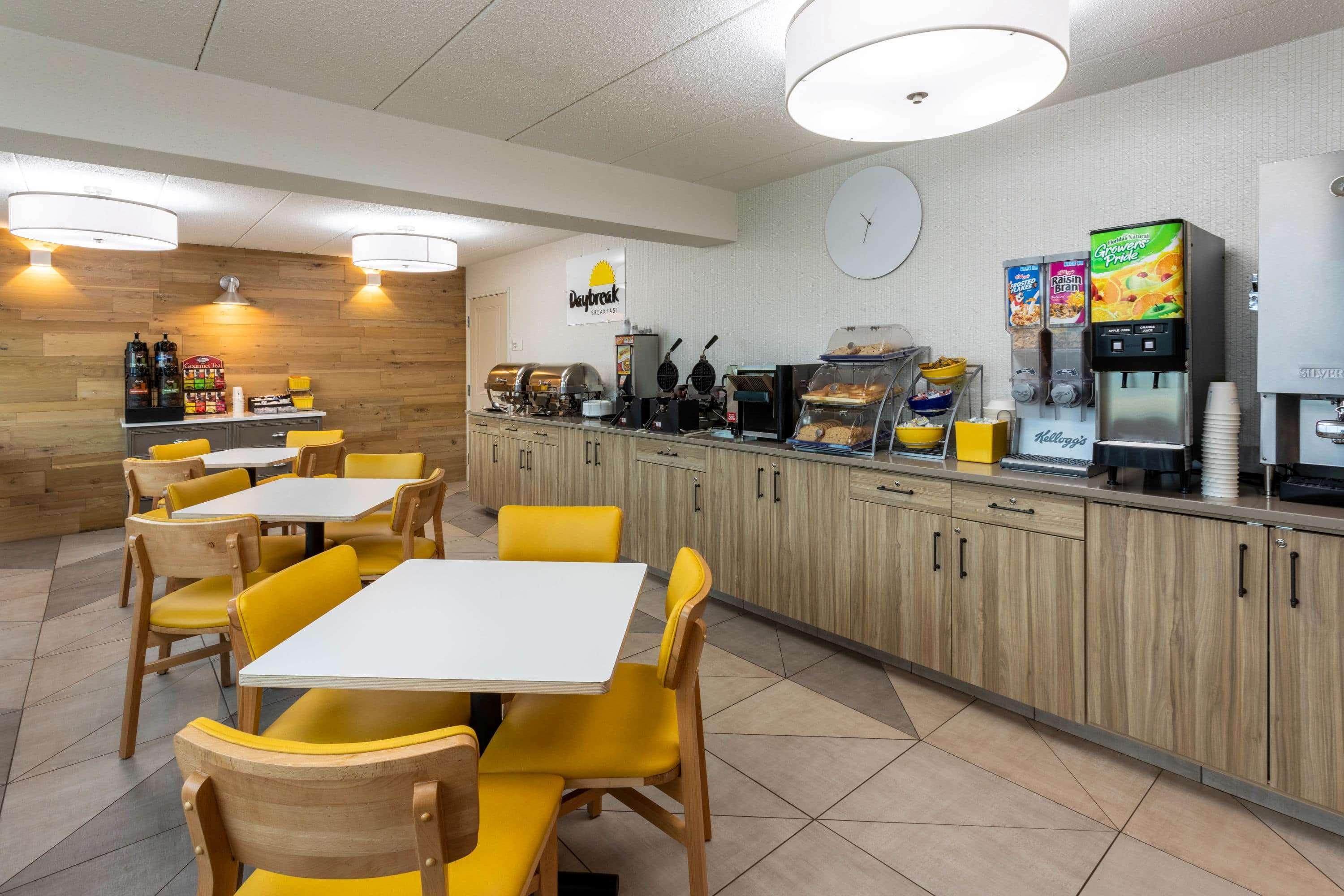 Days Inn & Suites By Wyndham Duluth By The Mall Экстерьер фото