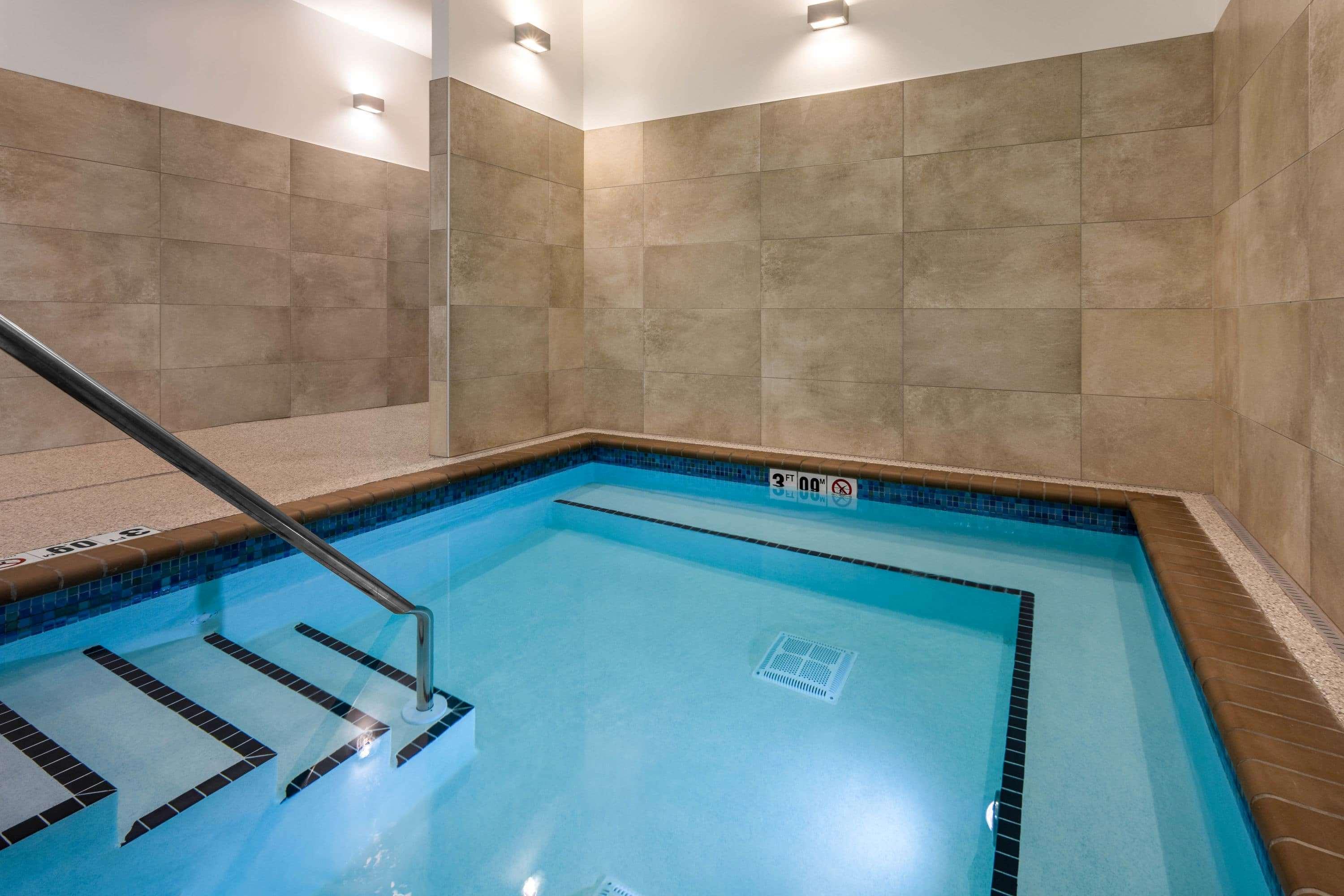 Days Inn & Suites By Wyndham Duluth By The Mall Экстерьер фото