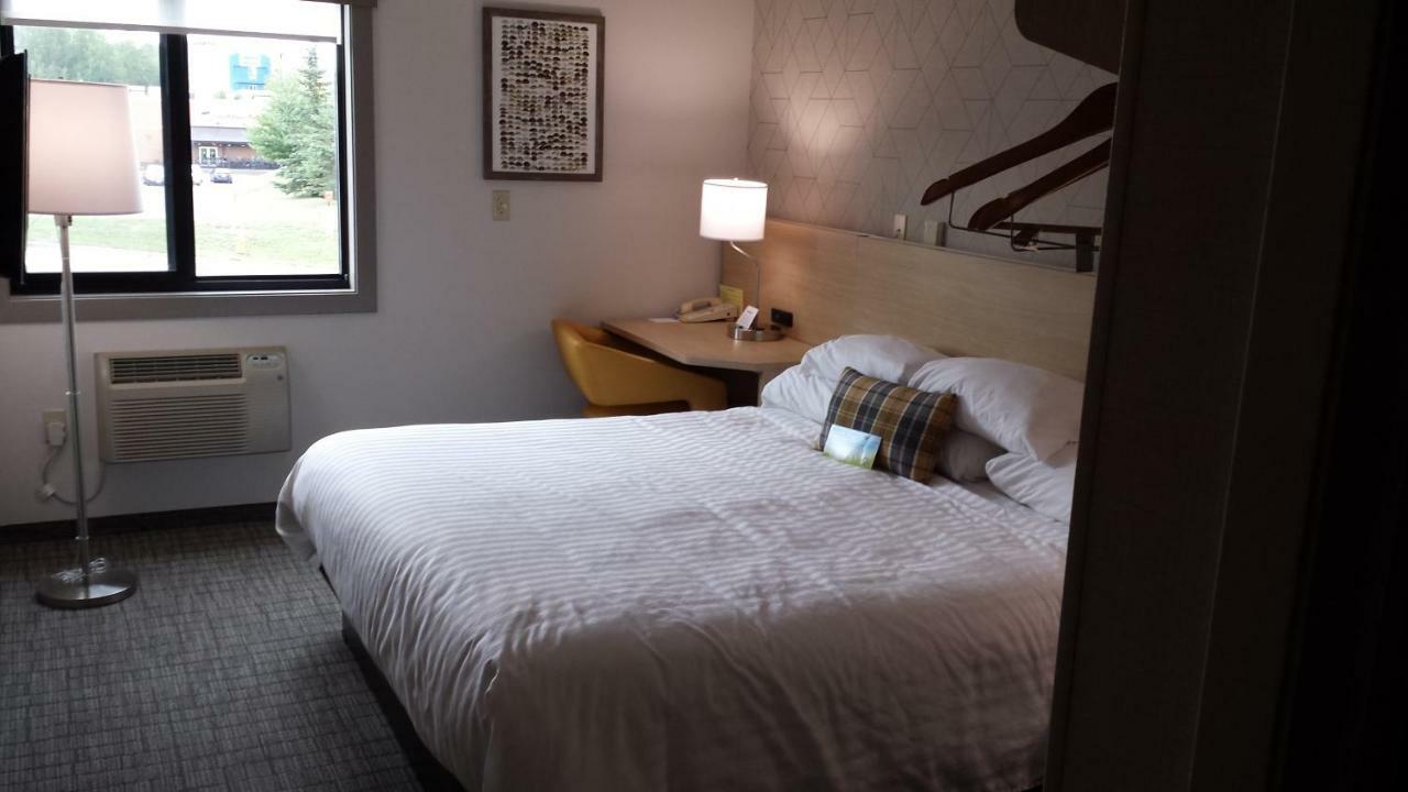 Days Inn & Suites By Wyndham Duluth By The Mall Экстерьер фото