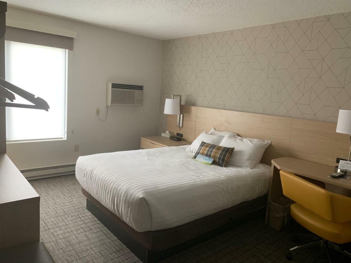 Days Inn & Suites By Wyndham Duluth By The Mall Экстерьер фото